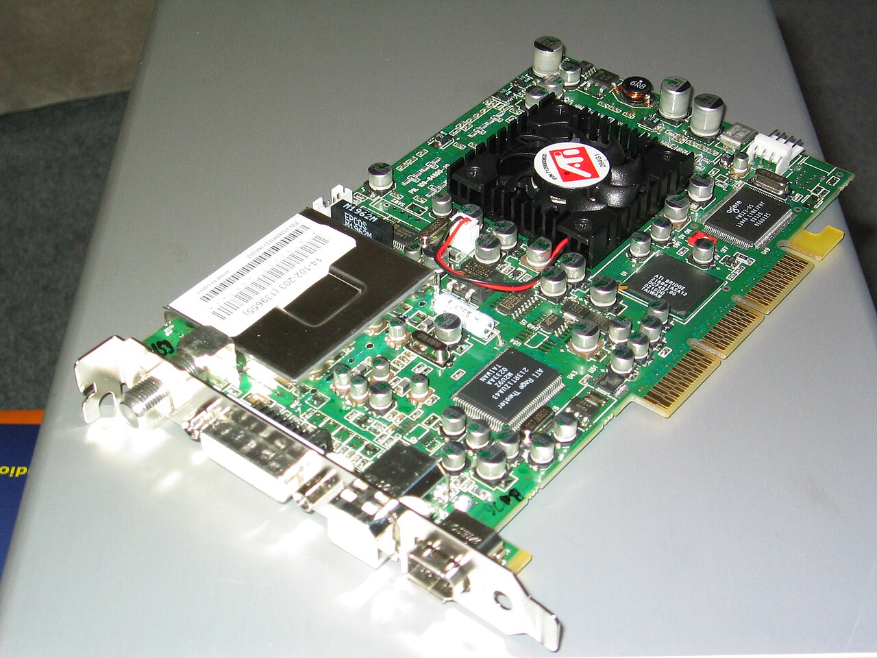 AMD ALL-IN-WONDER RADEON 8500DV graphics card